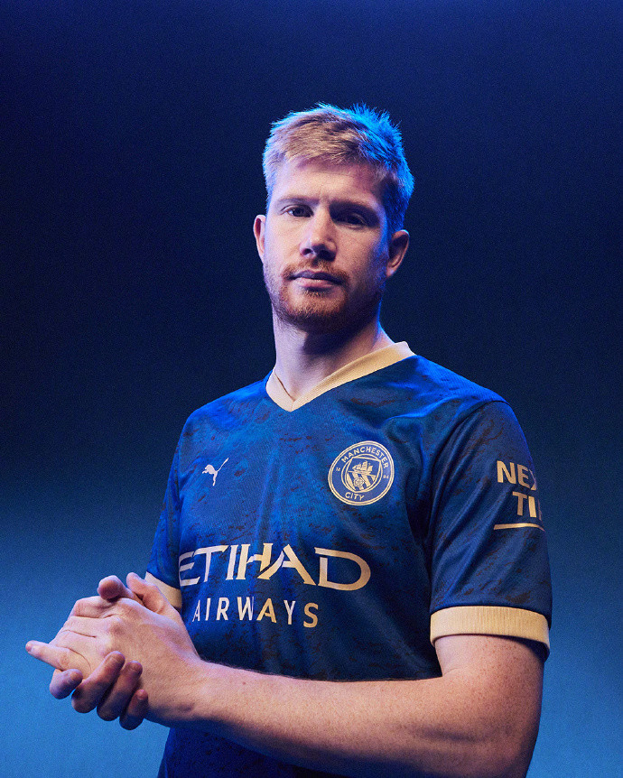 成都金牛公安：蓉城vs河南期间，两名观众做出侮辱性动作被行拘