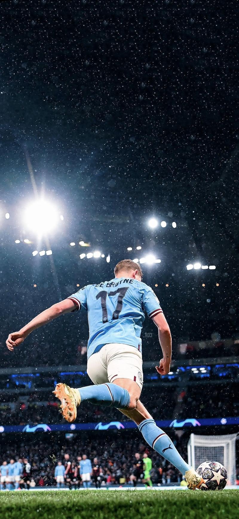 记者：奥斯卡身边人认为他没法继续踢球了，他在体能测试时突感不适